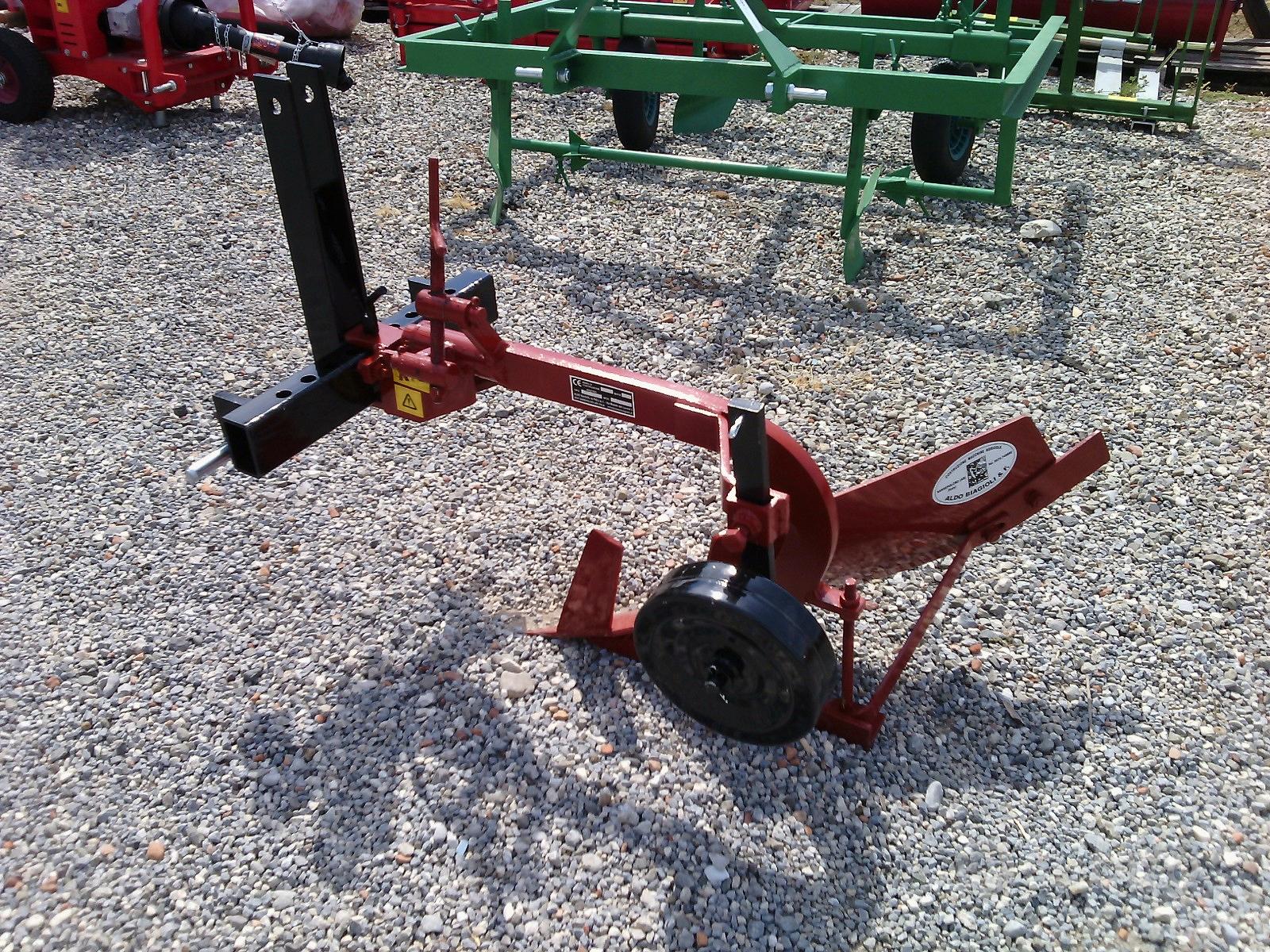 aratro per trattore 30 cv usato