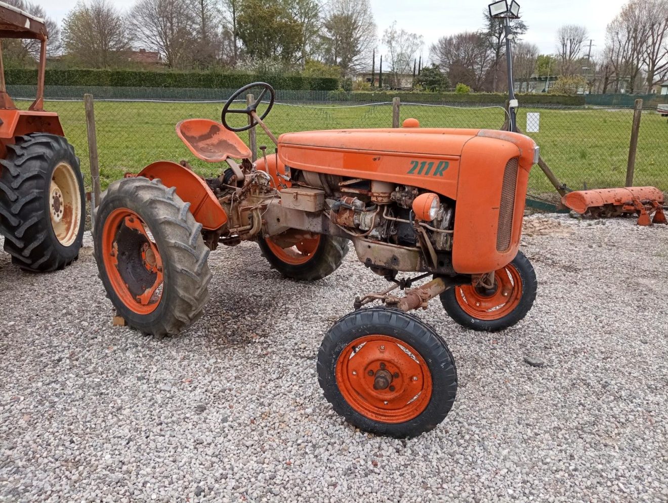 Fiat 211 R Trattore FIAT 211 R - Trattori Pellegrini