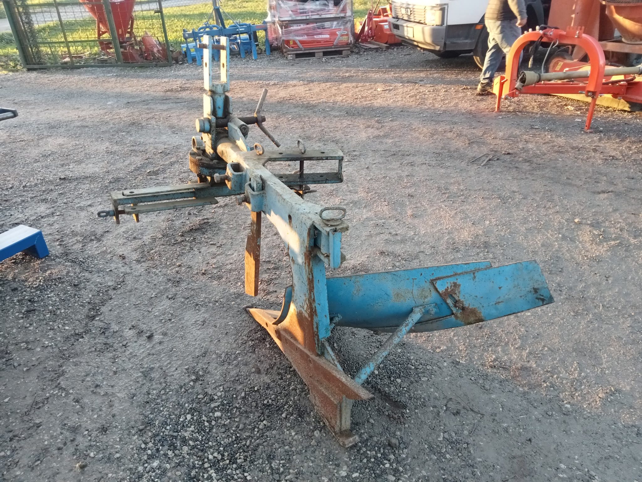 APSMOTIV Montaggio dell'aratro Luci dell'aratro con Interruttore e lampadine da 12 V Adatte per trattori Mahindra Modello 325 3525 3825 4025 4525 (Azzurro